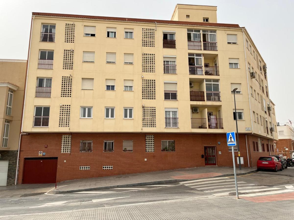 Beautiful Brand New 2 Bedroom Flat With Terrace Малага Экстерьер фото